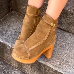 Anthropologie Swedish Hasbeens NWT Tan Suede Sophisticated Jodhpur Booties Clog